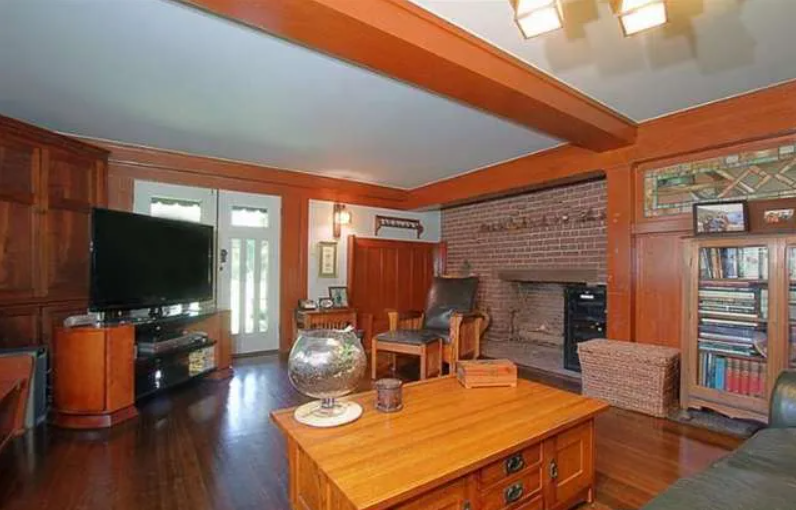 Gallery of six interior photographs showing the Josephine van Rossem House No. 2 (1904) by Greene & Greene, including dining room, fireplace area, kitchen, living room, stairway, and sun room, demonstrating the California House concept's interior planning, authentic woodwork, and indoor-outdoor living integration in Pasadena, California.