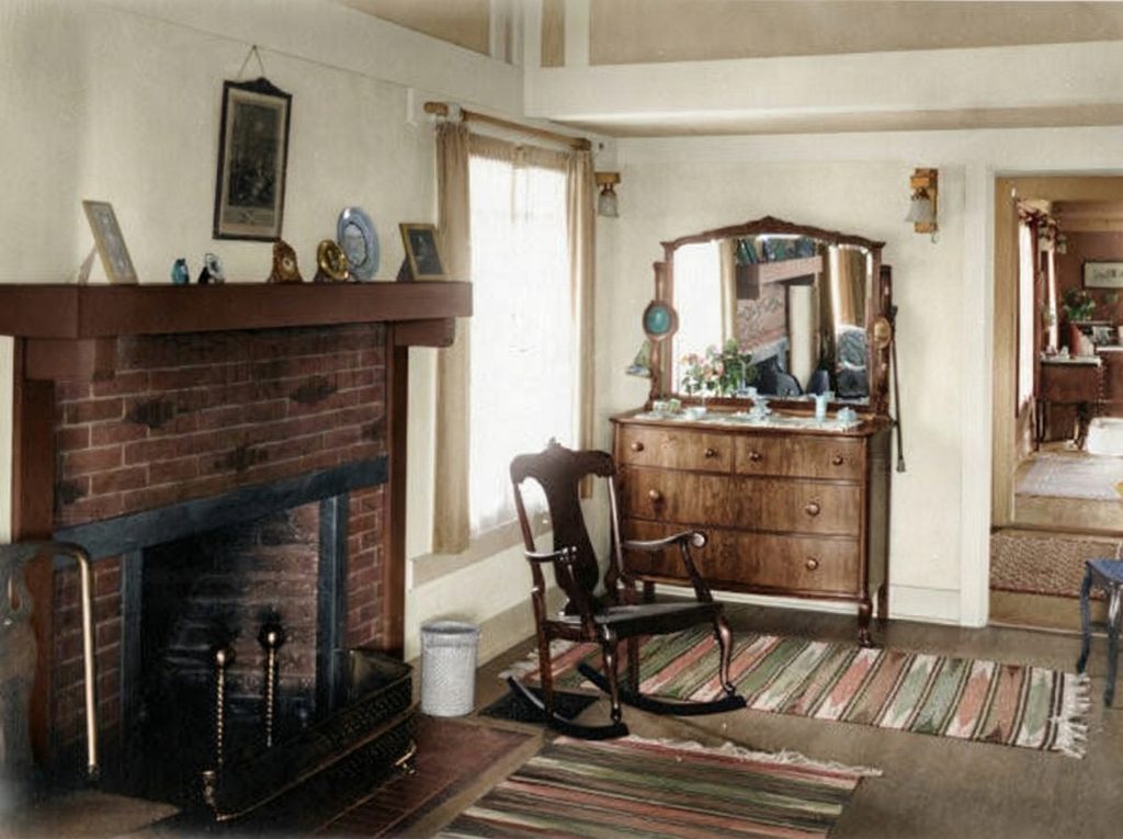 Historic alternate view of The Duncan-Irwin House spare bedroom from early 1900s.
