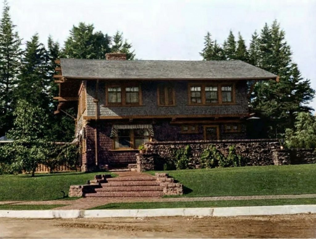 Mary L. Ranney house circa 1910, designed by the same architect as The Charles W. Leffingwell Bunkhouse