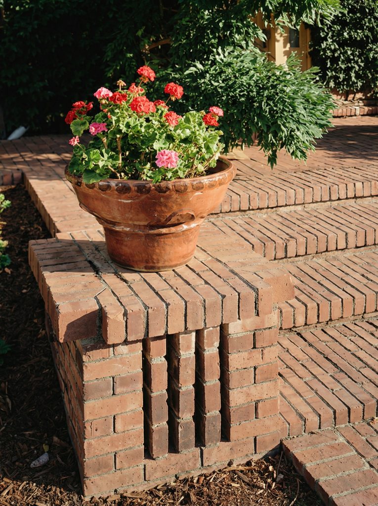 HABS survey detail of the brick steps and a ceramic urn on the west front of The Mortimer Fleishhacker Estate.